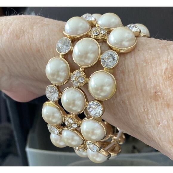 Pearl And Rhinestone Stretch Bracelet Statement Piece - Picture 4 of 6